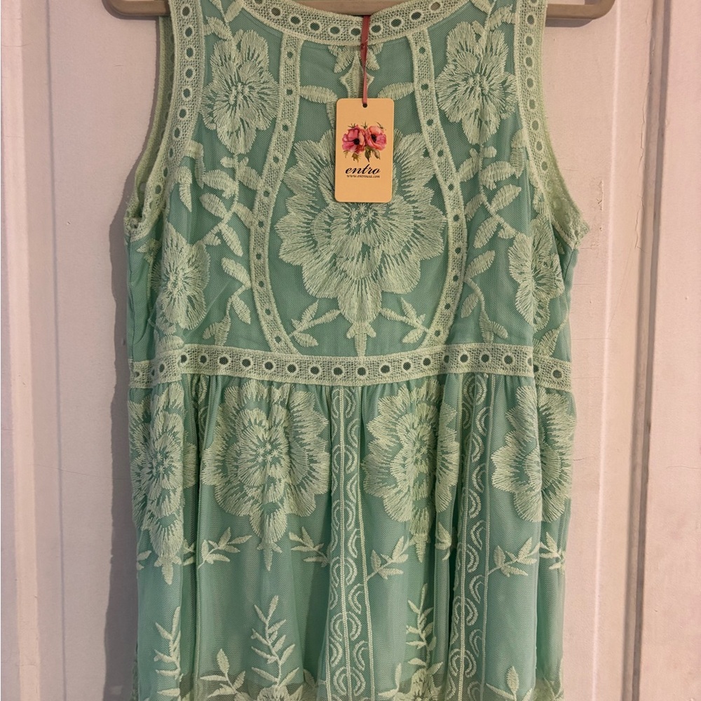 Entro Light Green Lace Blouse inside lining